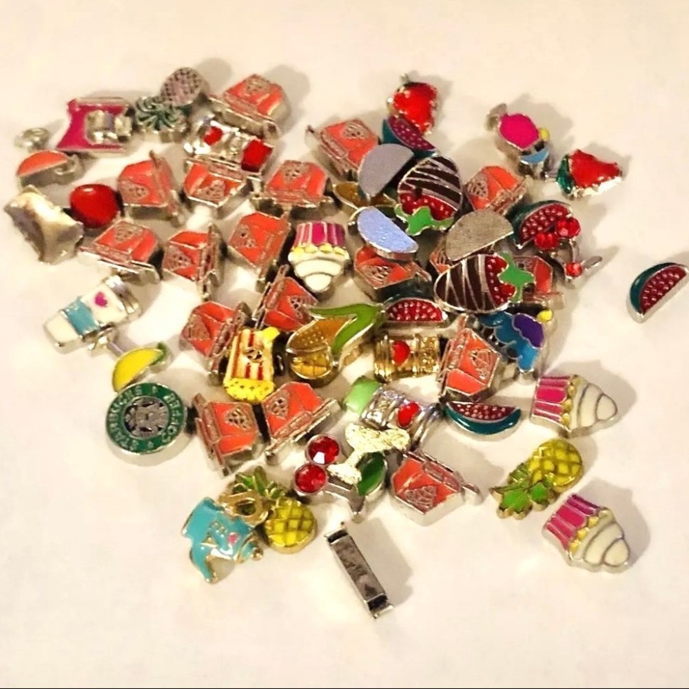 FLOATING LOCKET CHARM SET